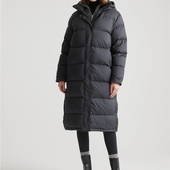 Quince Black Puffer Coat - Picture 2 of 8